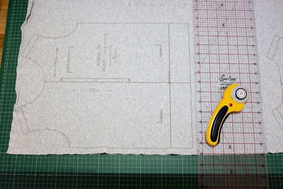 DIY : Une table de coupe couture pas chère et simple à réaliser ! 