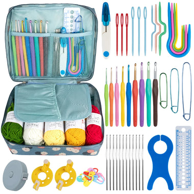 Set de crochet organisé avec pelotes, ciseaux, aiguilles et marqueurs