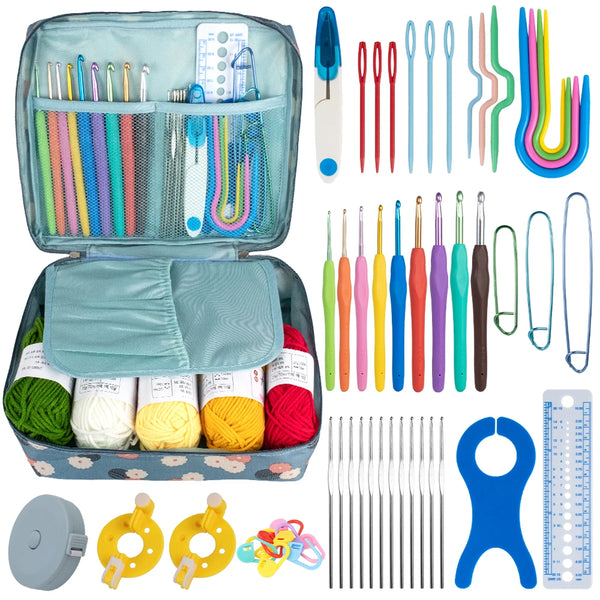 Set de crochet organisé avec pelotes, ciseaux, aiguilles et marqueurs